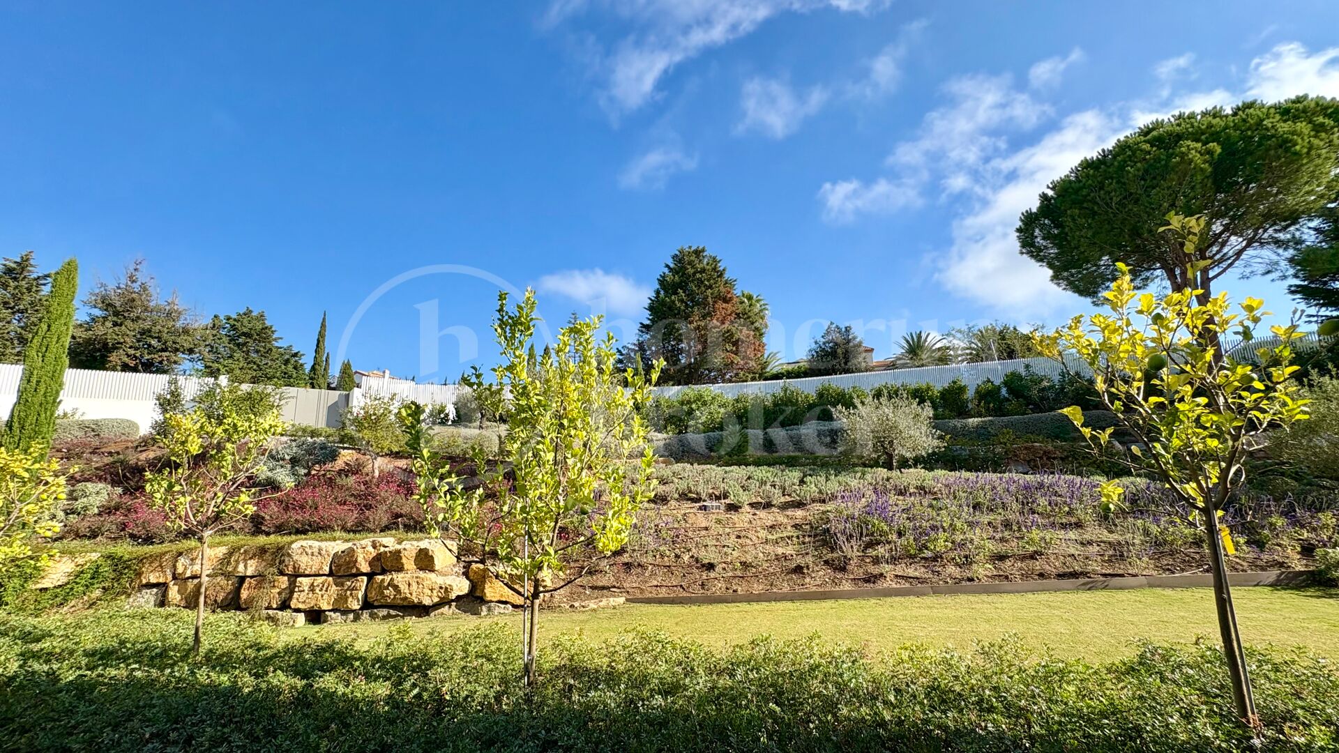 Villa Fairway - Samtida mästerverk vid golfbana i Sotogrande Alto