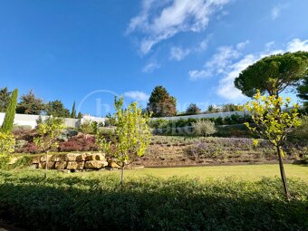 Villa Fairway - Samtida mästerverk vid golfbana i Sotogrande Alto
