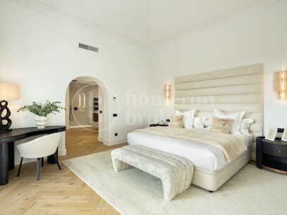 Villa Skyfall - Golf Front 5-Bedroom Villa in El Herrojo, La Quinta