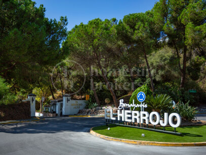 Villa Skyfall - Golf Front 5-Bedroom Villa in El Herrojo, La Quinta