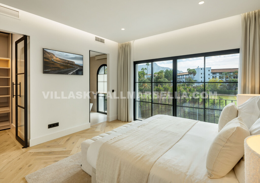 Villa Skyfall