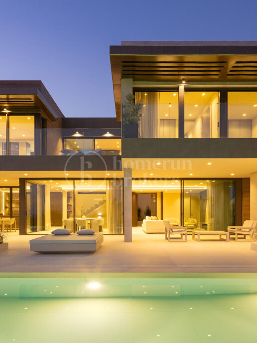 Villa Amara – Contemporary Masterpiece with Panoramic Sea views