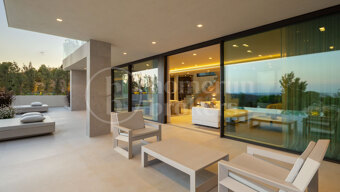 Villa Amara – Contemporary Masterpiece with Panoramic Sea views