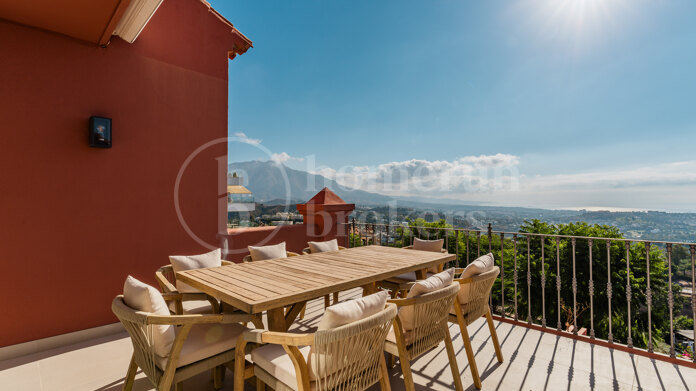 Penthouse Halcon 2 – Contemporary Elegance in Monte Halcones, Benahavís