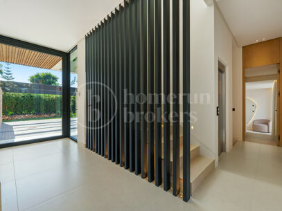 Casa Piemonte – Modern lyxvilla i Parcelas del Golf, Nueva Andalucía