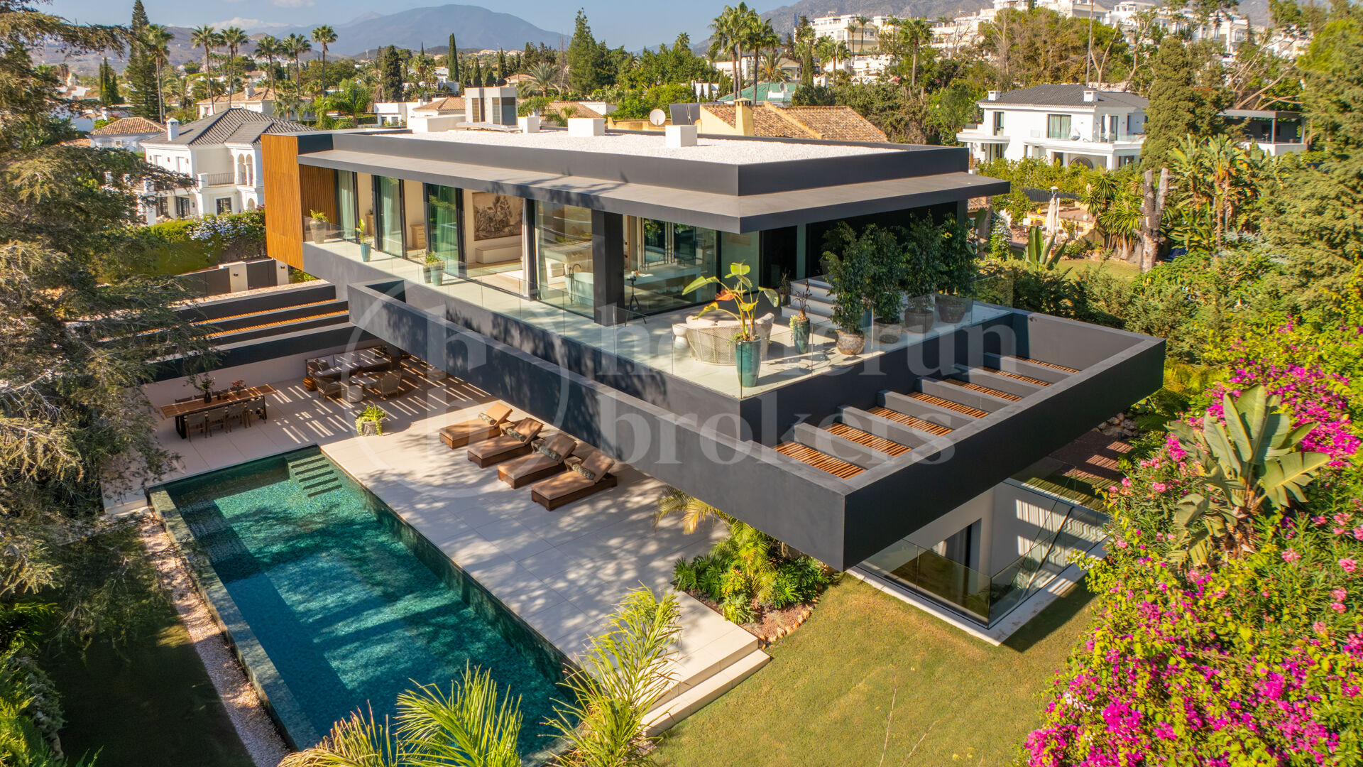 Casa Piemonte – Modern lyxvilla i Parcelas del Golf, Nueva Andalucía