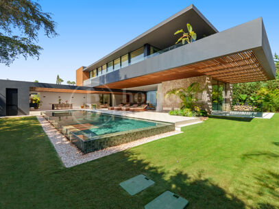 Casa Piemonte – Modern lyxvilla i Parcelas del Golf, Nueva Andalucía