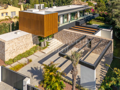 Casa Piemonte – Modern lyxvilla i Parcelas del Golf, Nueva Andalucía