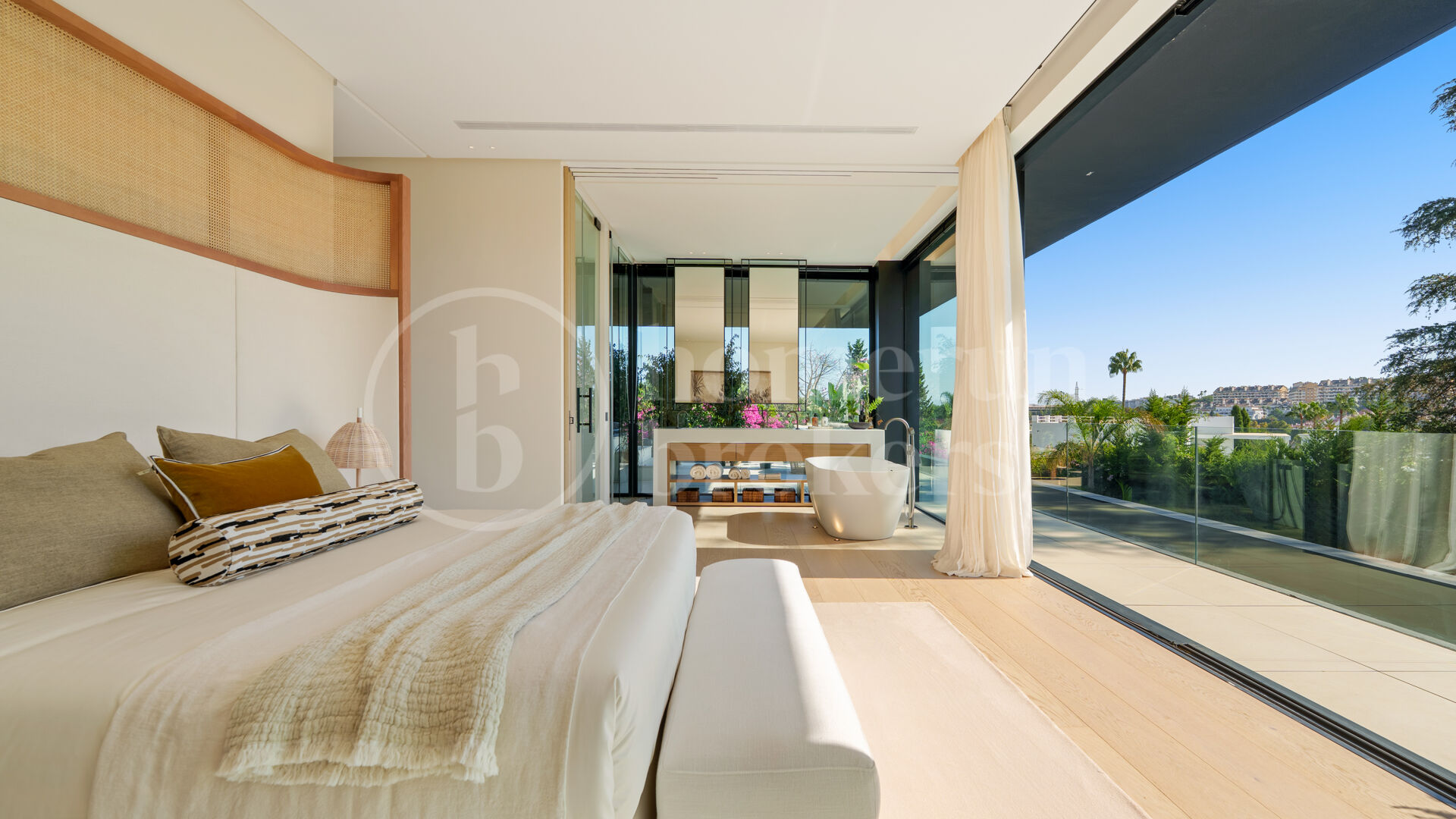 Casa Piemonte – Modern lyxvilla i Parcelas del Golf, Nueva Andalucía
