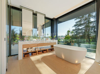 Casa Piemonte – Modern lyxvilla i Parcelas del Golf, Nueva Andalucía