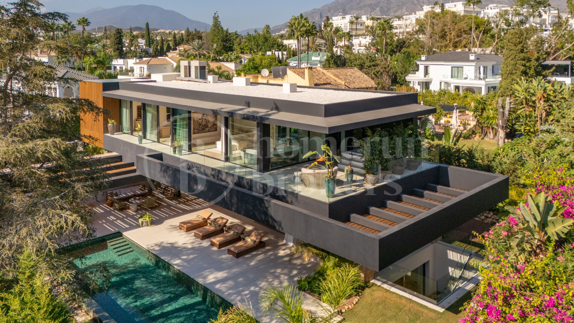Casa Piemonte – Modern lyxvilla i Parcelas del Golf, Nueva Andalucía