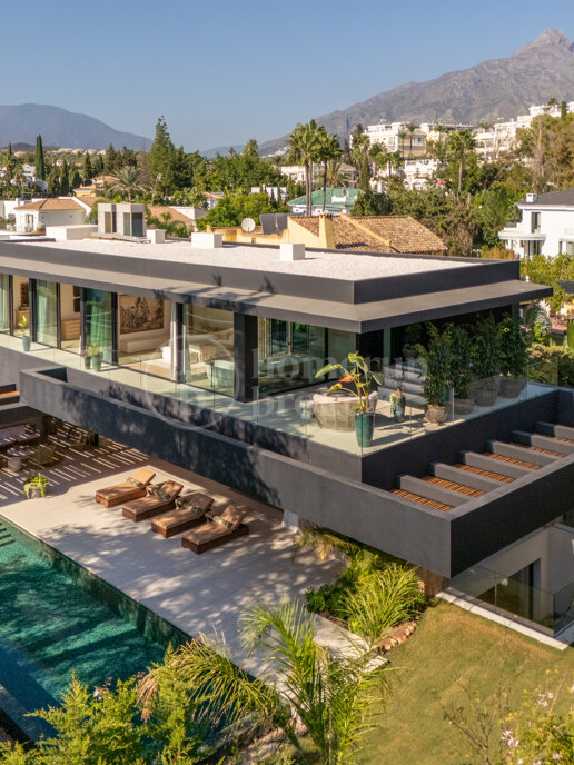 Casa Piemonte – Modern lyxvilla i Parcelas del Golf, Nueva Andalucía