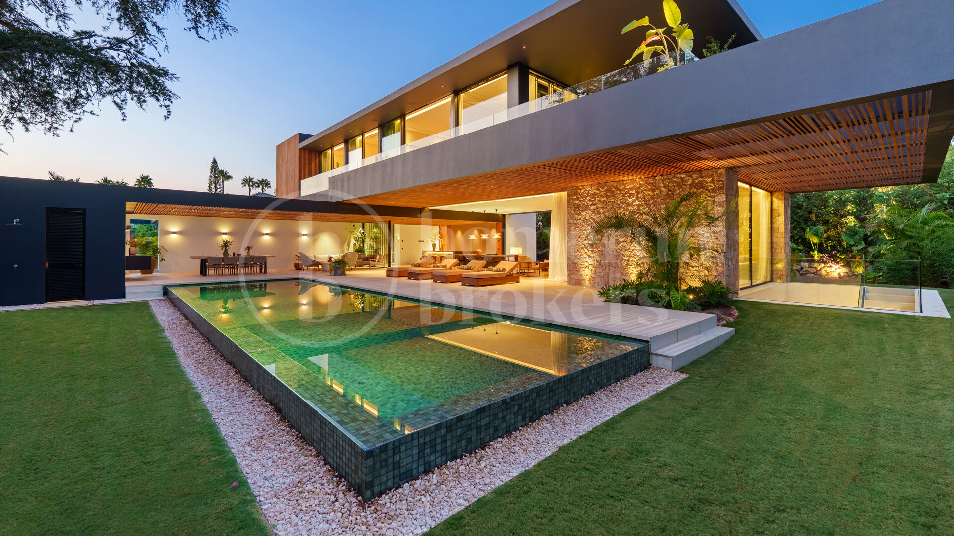 Casa Piemonte – Modern lyxvilla i Parcelas del Golf, Nueva Andalucía