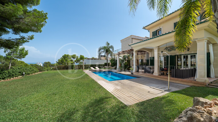 Villa Reina – Mediterranean-Style Villa for Sale in Cala Vinyes, Mallorca
