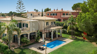 Villa Reina – Mediterranean-Style Villa for Sale in Cala Vinyes, Mallorca