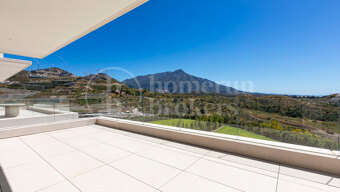Casa El Lago – Contemporary Mediterranean Luxury in Real de La Quinta with amazing views
