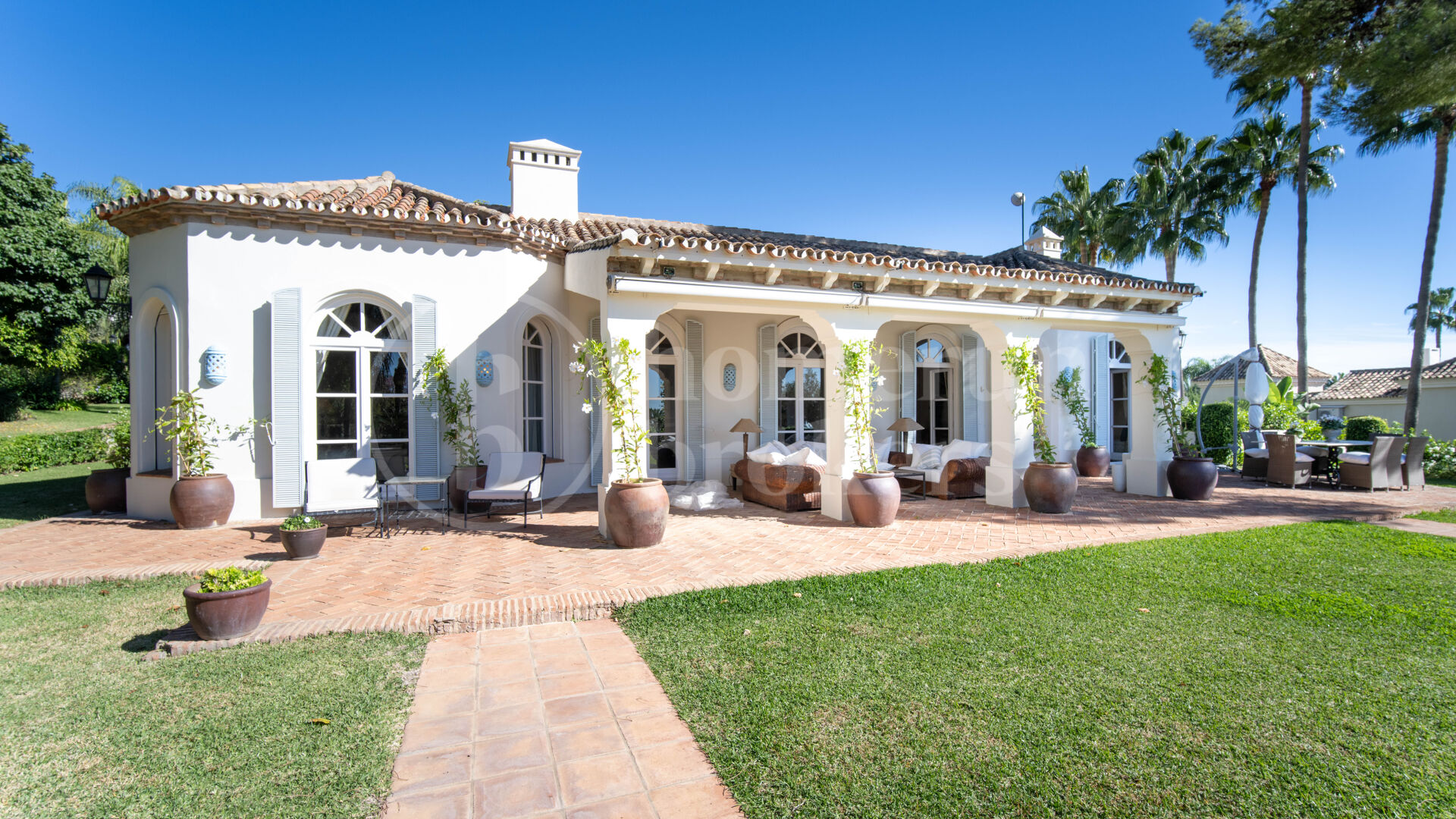 Casa de los Sueños - Mediterranean Villa In Altos Reales
