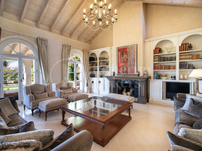 Casa de los Sueños - Mediterranean Villa In Altos Reales