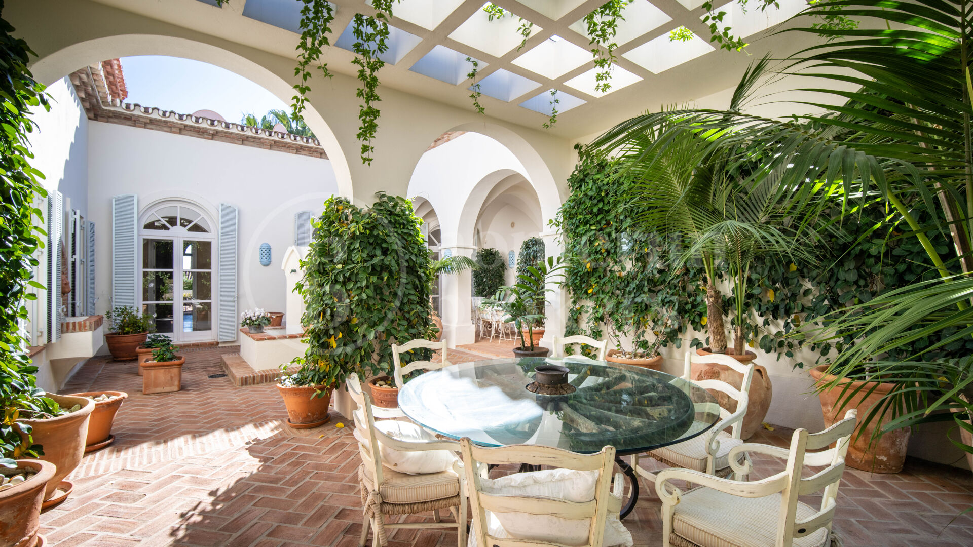 Casa de los Sueños - Mediterranean Villa In Altos Reales