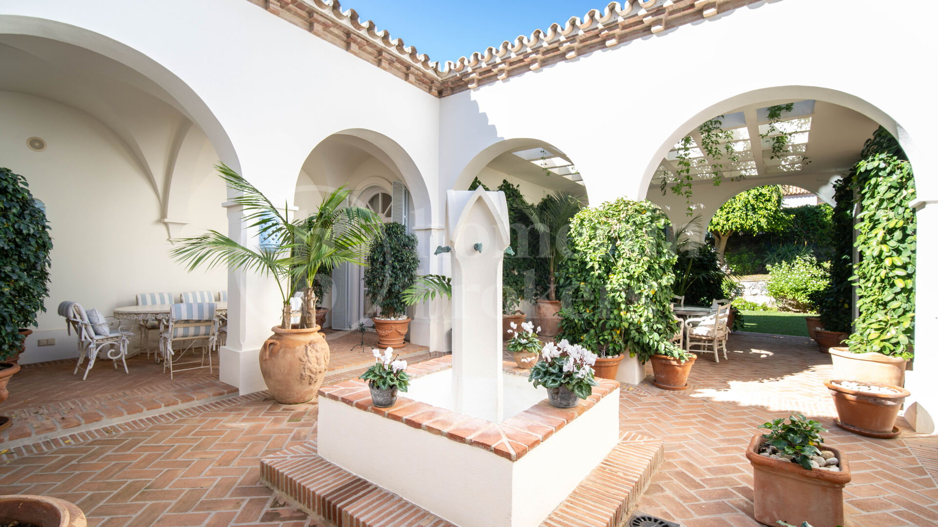 Casa de los Sueños - Mediterranean Villa In Altos Reales