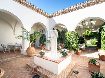Casa de los Sueños - Mediterranean Villa In Altos Reales