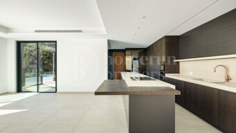 Casa Quijote – Modern lyxvilla till salu i Sotogrande