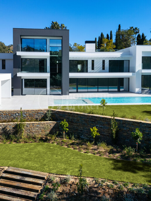 Casa Quijote – Modern lyxvilla till salu i Sotogrande