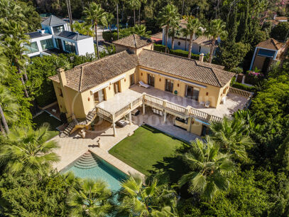 Villa Adele – Mediterranean Villa in Nueva Andalucía