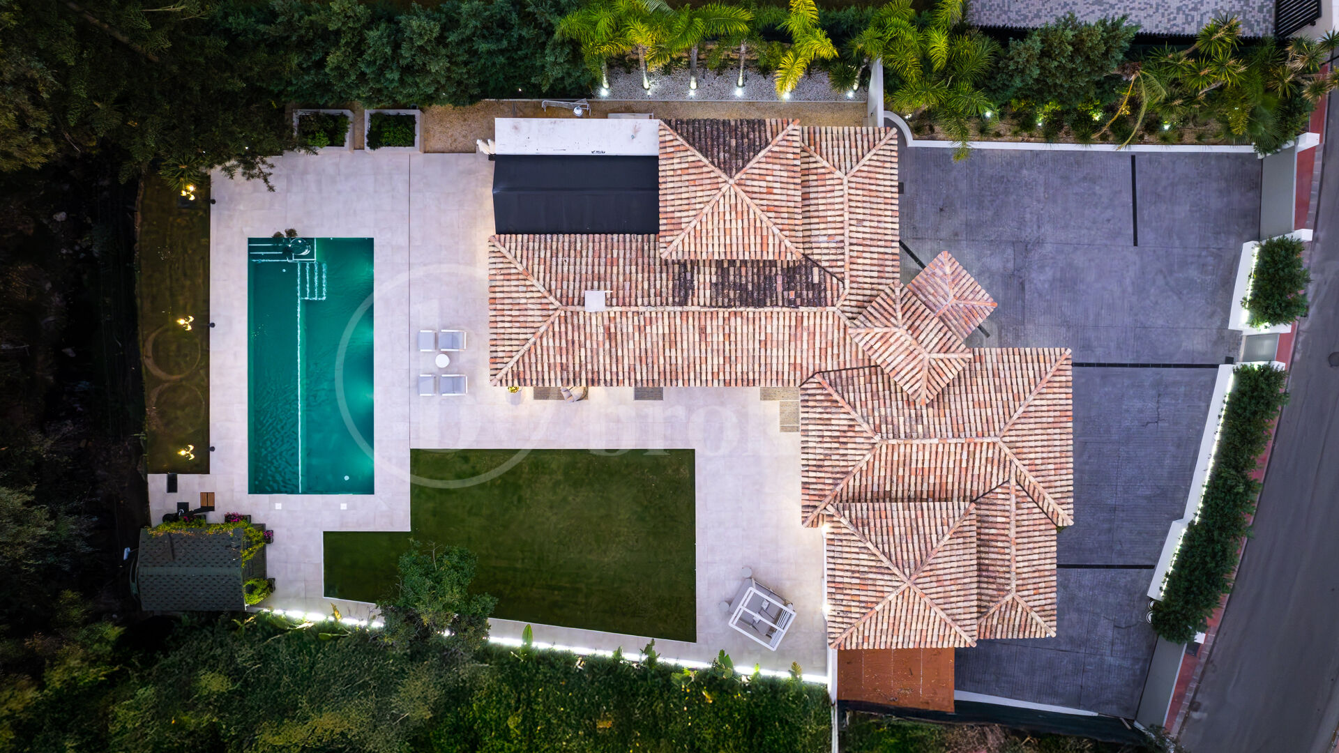 Villa Camelia - Elegant Villa i La Cerquilla, Nueva Andalusien