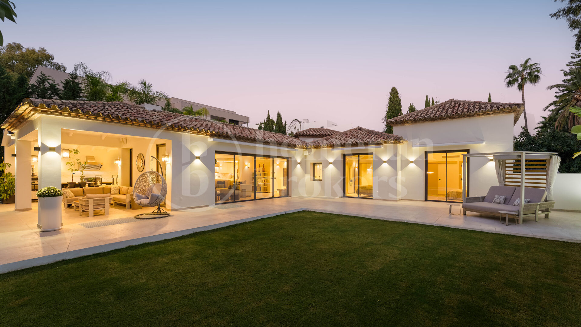 Villa Camelia - Elegant Villa i La Cerquilla, Nueva Andalusien