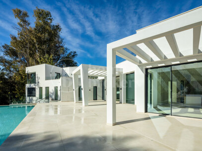 Villa Dolce Vita – Samtida lyx till salu i Sotogrande Alto