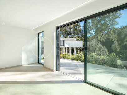 Villa Dolce Vita – Samtida lyx till salu i Sotogrande Alto