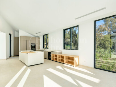 Villa Dolce Vita – Samtida lyx till salu i Sotogrande Alto