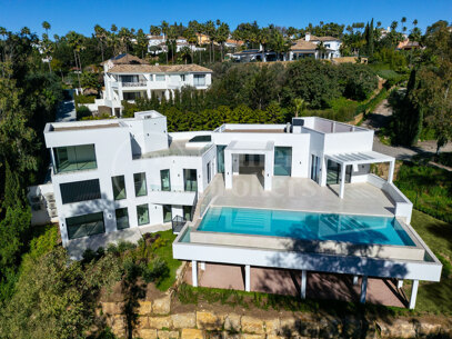 Villa Dolce Vita – Samtida lyx till salu i Sotogrande Alto