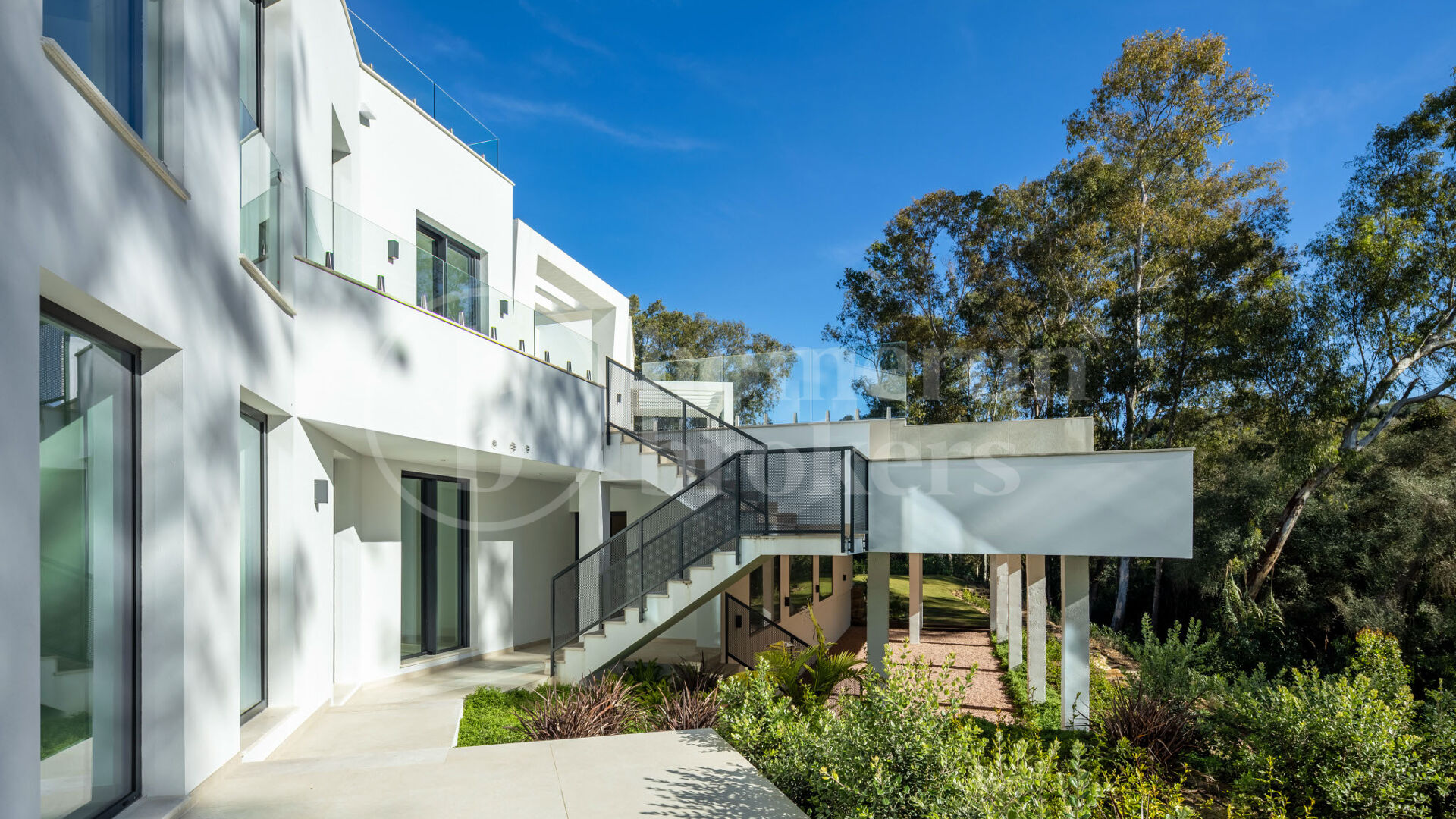Villa Dolce Vita – Contemporary Luxury for Sale in Sotogrande Alto