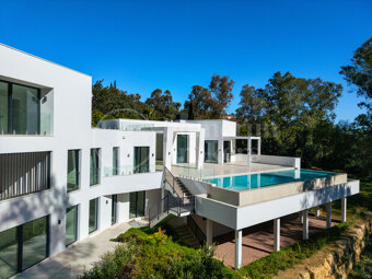 Villa Dolce Vita – Samtida lyx till salu i Sotogrande Alto