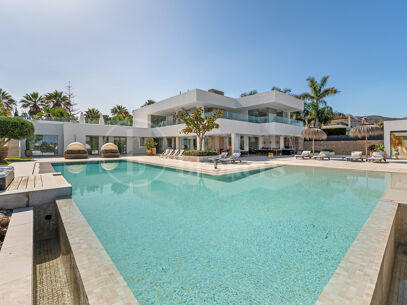 Villa Cerquilla 59 - Contemporary Luxury Villa with Sea vies in Nueva Andalucía