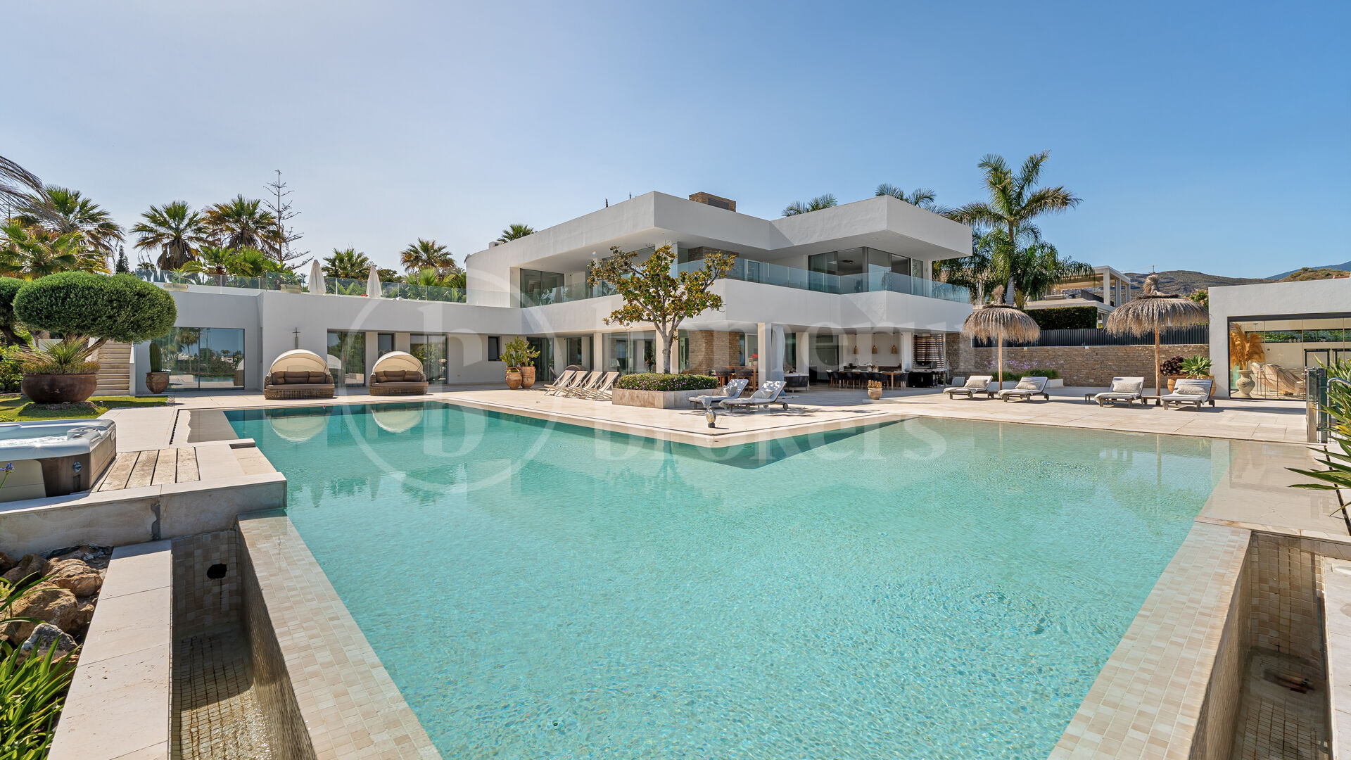 Villa Cerquilla 59 - Contemporary Luxury Villa with Sea vies in Nueva Andalucía