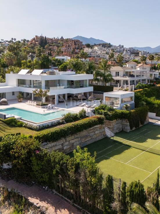 Villa Cerquilla 59 - Contemporary Luxury Villa with Sea vies in Nueva Andalucía