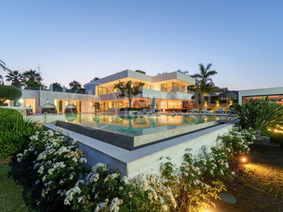Villa Cerquilla 59 - Contemporary Luxury Villa with Sea vies in Nueva Andalucía
