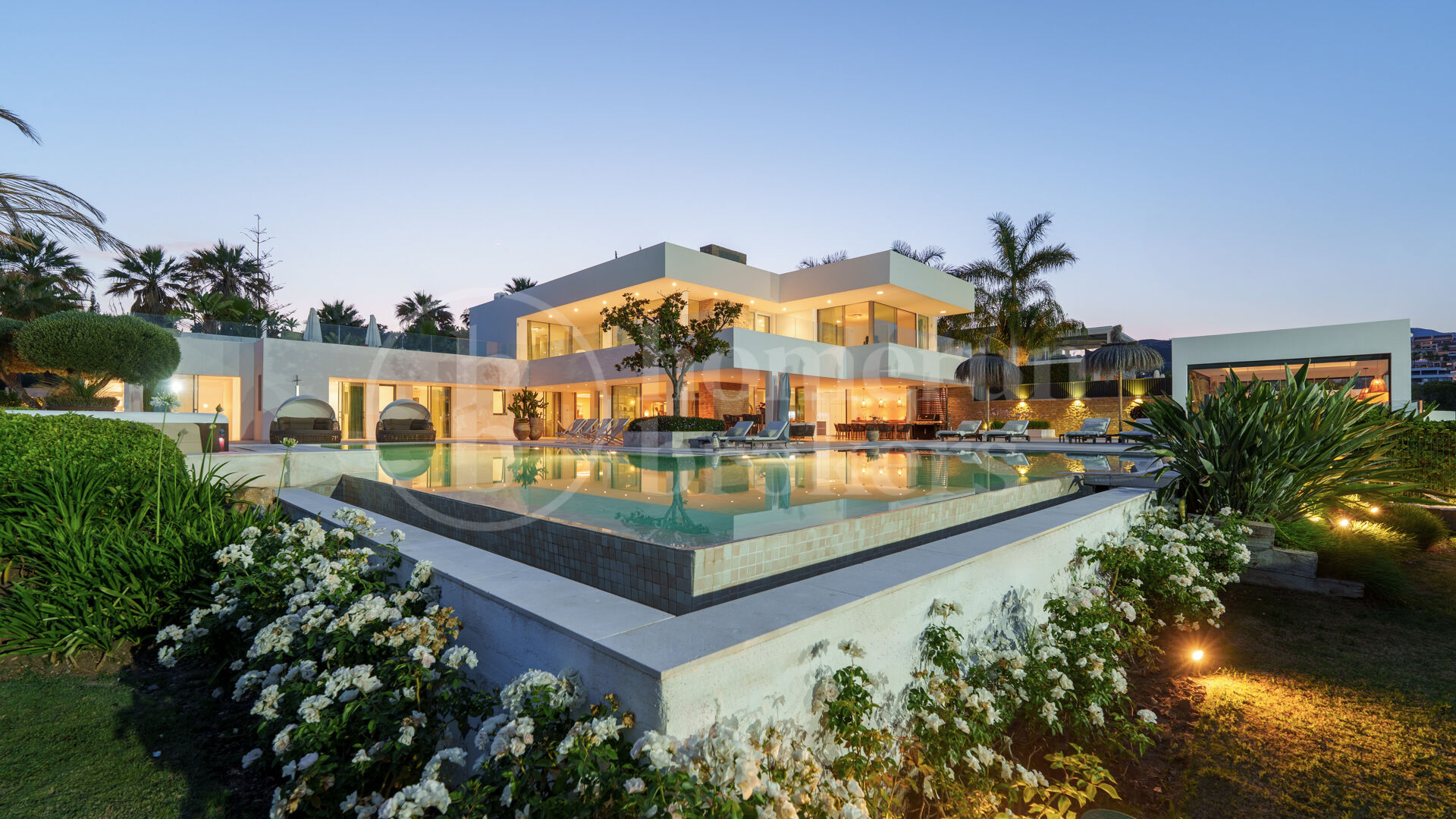 Villa Cerquilla 59 - Contemporary Luxury Villa with Sea vies in Nueva Andalucía