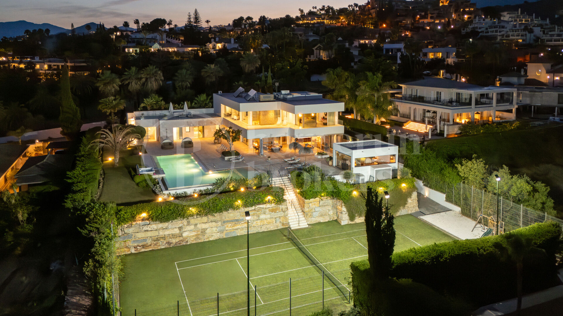 Villa Cerquilla 59 - Contemporary Luxury Villa with Sea vies in Nueva Andalucía