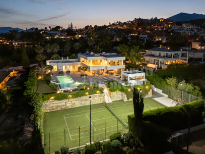Villa Cerquilla 59 - Contemporary Luxury Villa with Sea vies in Nueva Andalucía