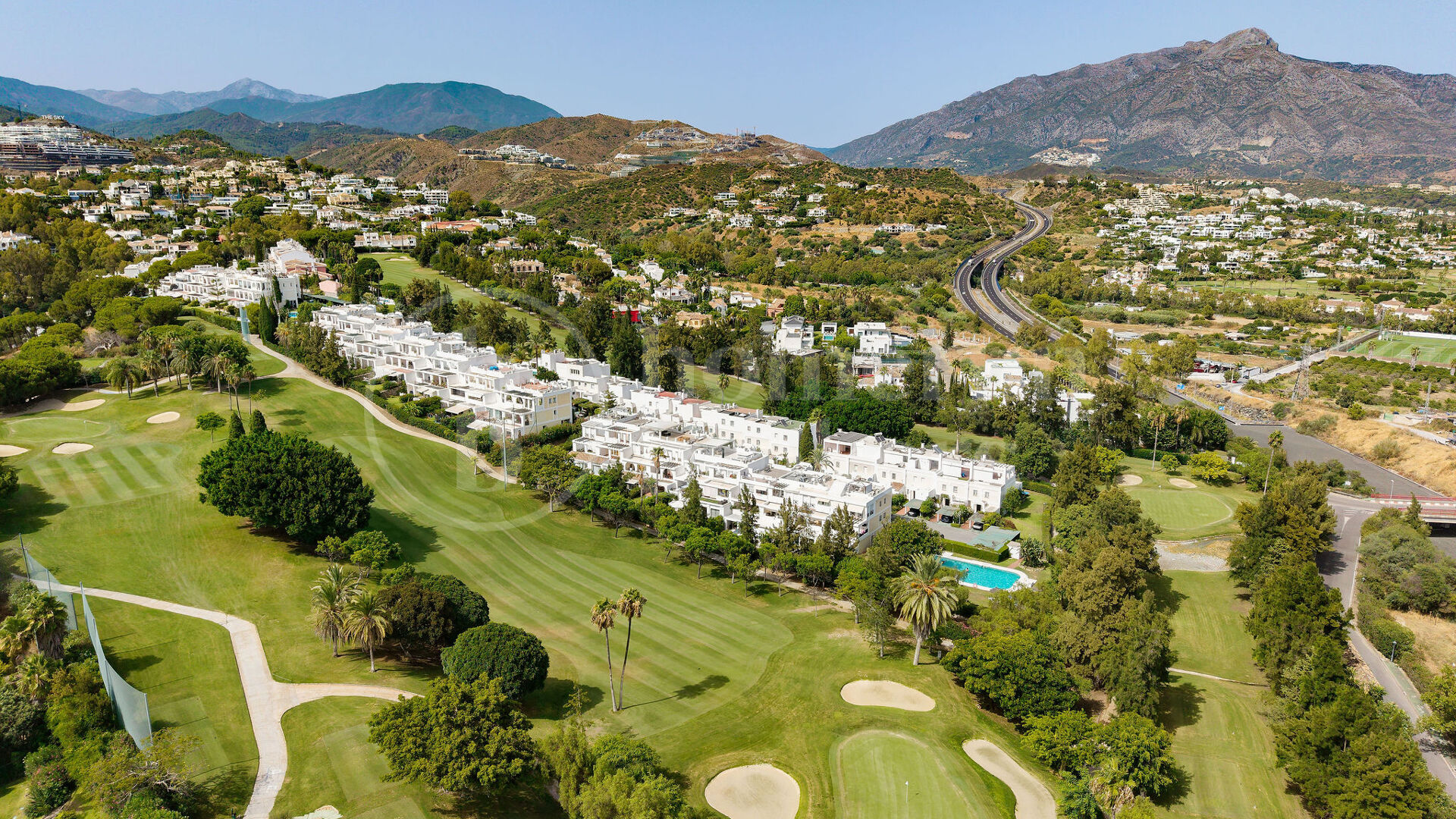 Apartment Alexandra – Contemporary Apartment for Sale in La Quinta, Benahavís