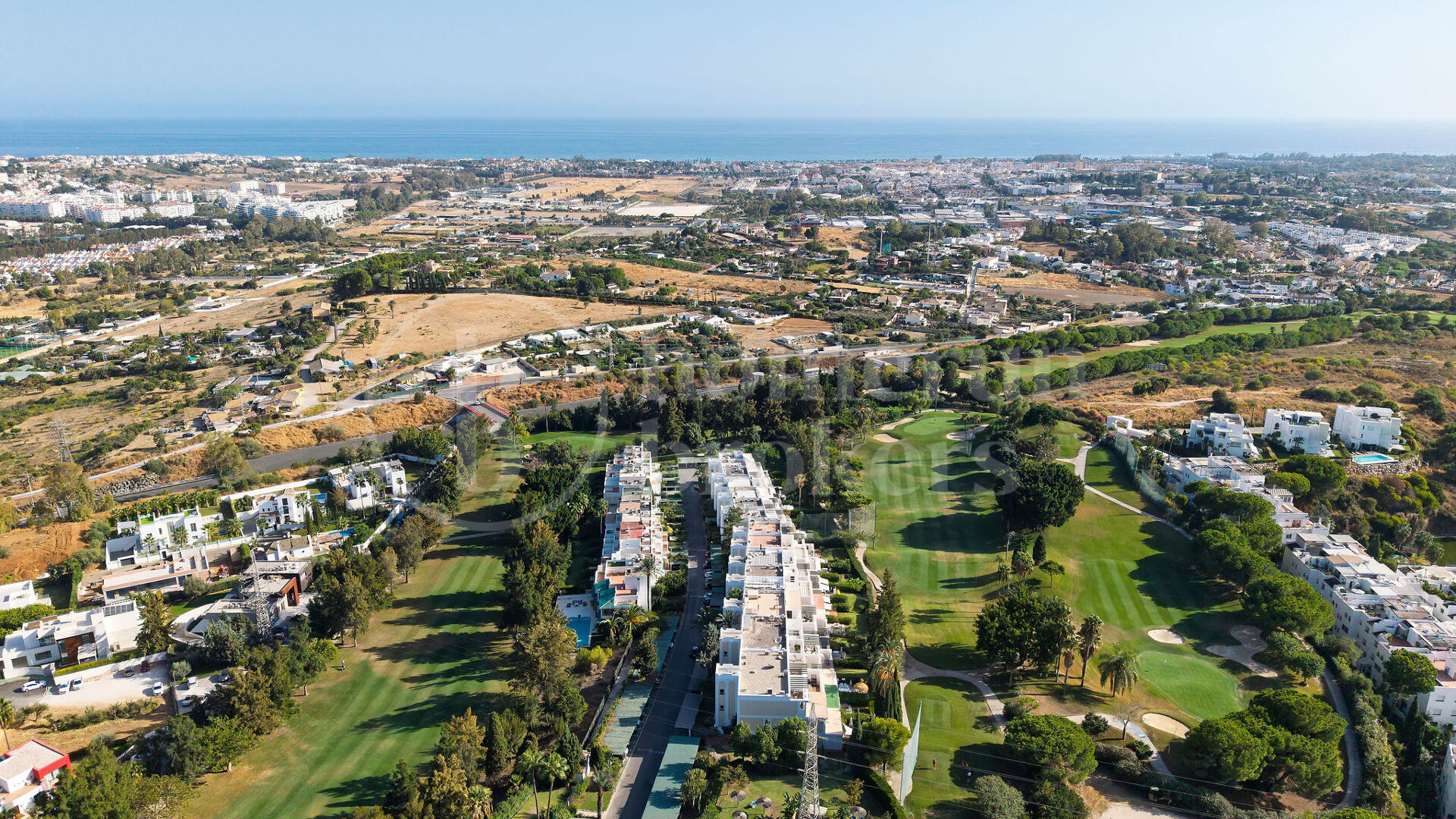 Apartment Alexandra – Contemporary Apartment for Sale in La Quinta, Benahavís