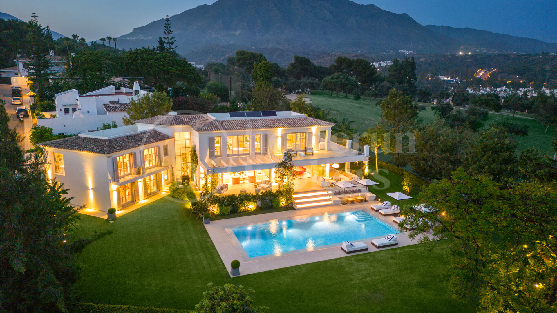 Aloha 40 – Frontline Golf Mansion for Sale in Marbella’s Prestigious Golf Valley