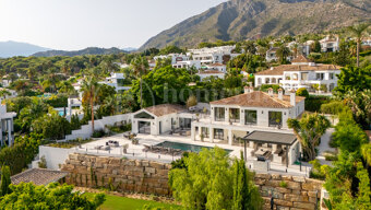 Villa Rocío – Luxury Andalusian-Style Villa for Sale on Marbella’s Golden Mile
