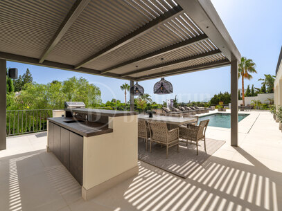 Villa Rocío – Lyxig villa i andalusisk stil till salu på Marbellas Golden Mile