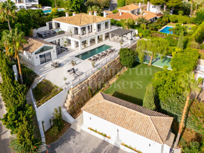 Villa Rocío – Lyxig villa i andalusisk stil till salu på Marbellas Golden Mile