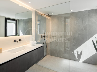 Villa Malibu – Modern lyxvilla med havsutsikt i Nueva Andalucía